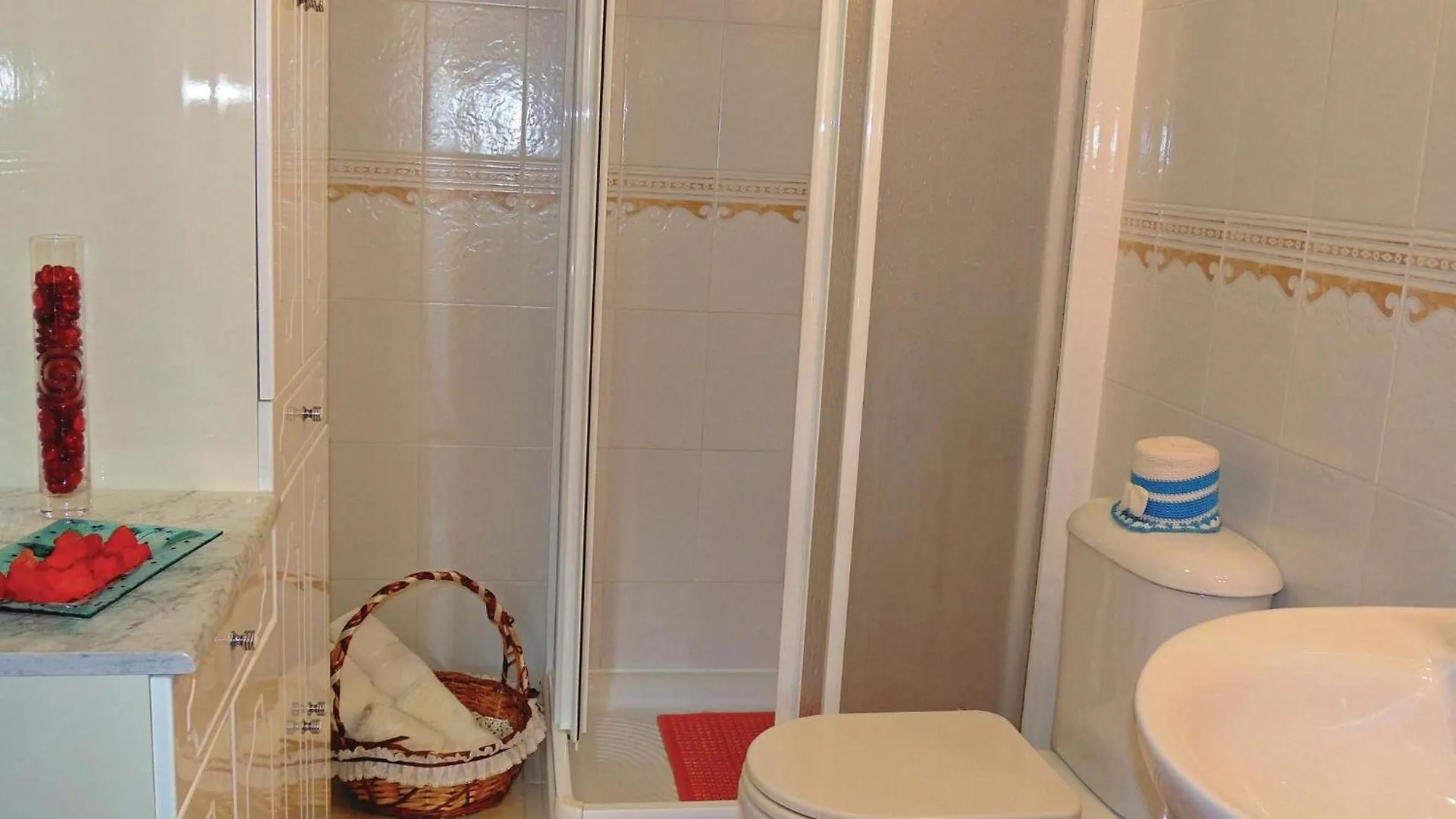 3 Bedroom Nice Apartment In Jerez De La Frontera